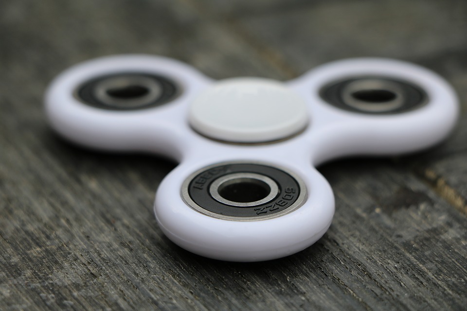 Someone Has Worked Out How To Use A Fidget-Spinner To Win At Tinder